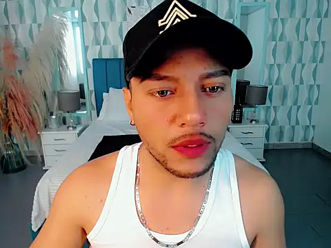 Snapshot of sebastian_cruz_ chatting on November 9, 2025, 8:13 pm sebastian cruz online show from November 9, 2025, 8:13 pm