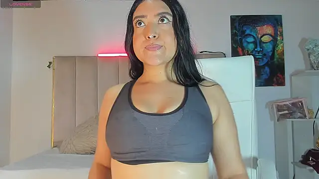 Emmy Miller0 online show from November 11, 2025, 7:52 pm