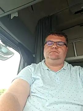 Snapshot of Grase44 chatting on November 14, 2025, 2:43 pm Grase44 online show from November 14, 2025, 2:43 pm