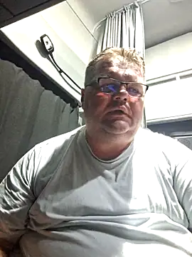 Snapshot of Grase44 chatting on November 12, 2025, 9:18 pm Grase44 online show from November 12, 2025, 9:18 pm