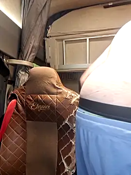 Grase44 online show from December 22, 2025, 7:58 pm