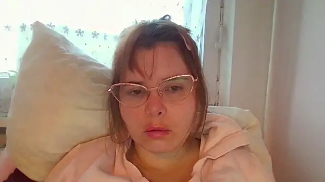 Snapshot of HornyElena chatting on November 26, 2025, 2:06 pm HornyElena online show from November 26, 2025, 2:06 pm