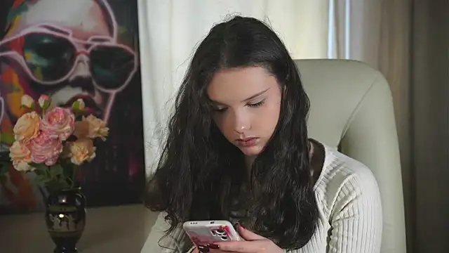 Snapshot of KeriLawlis chatting on November 7, 2025, 7:02 am KeriLawlis online show from November 7, 2025, 7:02 am