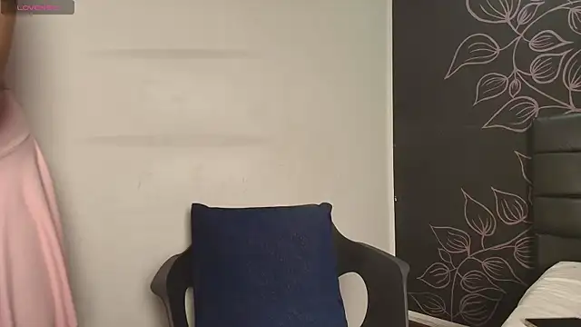 AriannaFox  online show from November 24, 2025, 12:38 pm