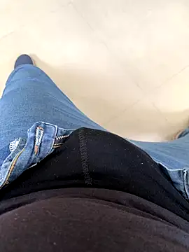 Carloslucas69 online show from November 7, 2025, 3:05 pm