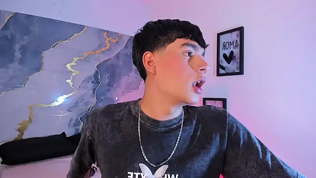 Isaac Kurtt online show from November 24, 2025, 7:47 pm