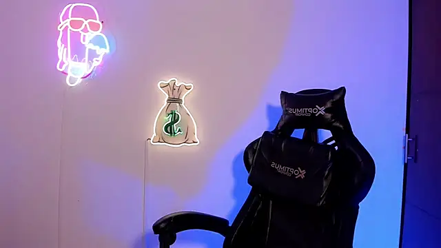 Quetzal coatl  online show from November 11, 2025, 8:03 pm