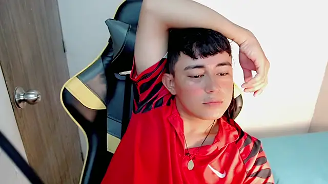 Tatann 18 online show from November 17, 2025, 8:13 pm