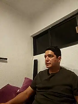 Snapshot of yayo_33 chatting on April 11, 2026, 3:03 am yayo 33 online show from April 11, 2026, 3:03 am