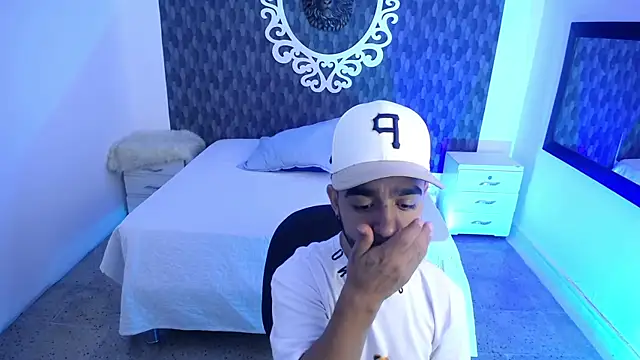 Dereck Jhonsonn online show from November 15, 2025, 6:12 pm