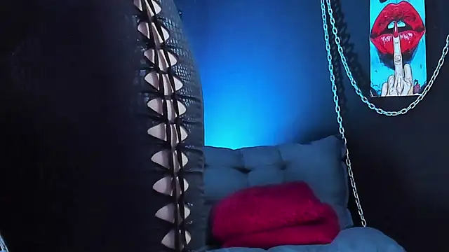 KatrinaStone online show from April 8, 2026, 9:05 pm