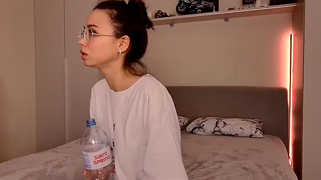 Snapshot of Hot-therapy4u chatting on November 19, 2025, 6:35 am Hot-therapy4u online show from November 19, 2025, 6:35 am