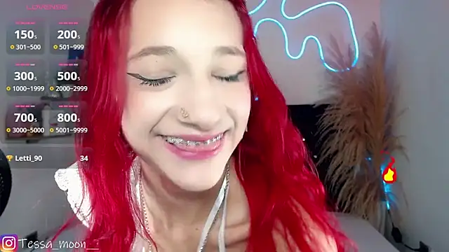 Snapshot of Tessa_Moon_ chatting on November 9, 2025, 10:36 pm Tessa Moon online show from November 9, 2025, 10:36 pm