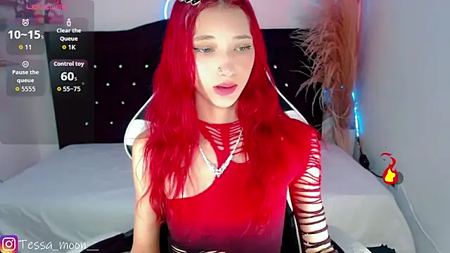 Snapshot of Tessa_Moon_ chatting on November 16, 2025, 8:35 pm Tessa Moon online show from November 16, 2025, 8:35 pm