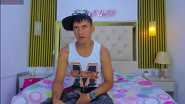 KEVIN MCKINLEY online show from November 12, 2025, 12:15 am