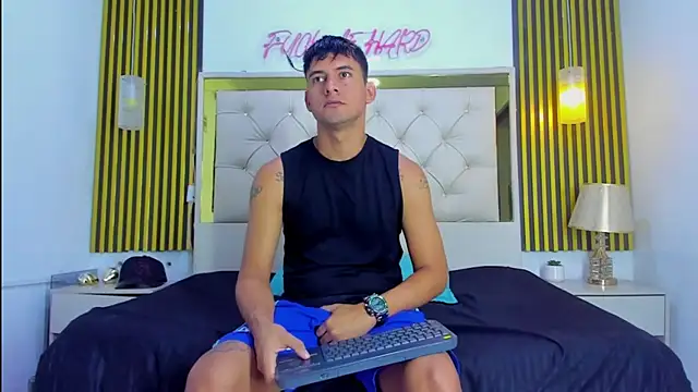 KEVIN MCKINLEY online show from November 29, 2025, 12:11 am