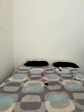 NiaLong21  online show from November 16, 2025, 2:33 pm