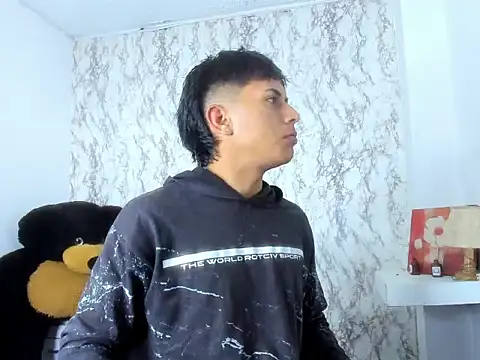 Valentino Lane online show from February 20, 2026, 2:41 am