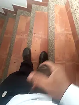 Loquillopajero online show from March 29, 2026, 6:53 pm