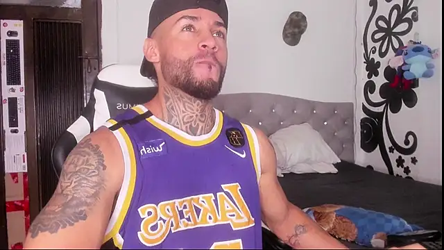 couple-hothot online show from November 20, 2025, 10:31 pm