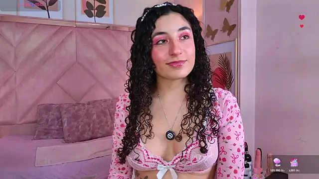 DemiJones  online show from April 18, 2026, 3:53 am