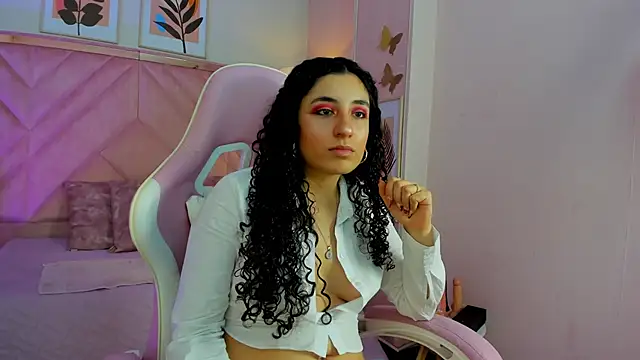 DemiJones  online show from February 7, 2026, 3:03 am