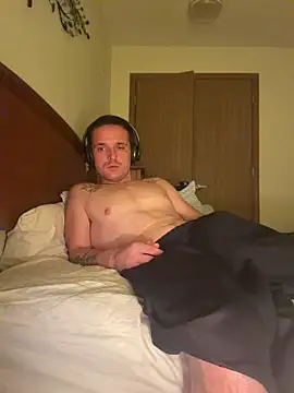 XninoXlokoX9977 online show from May 11, 2026, 7:43 am