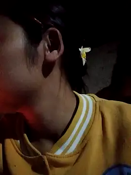 Mabel-122 online show from November 30, 2025, 11:05 pm