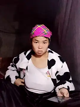 Mabel-122 online show from November 17, 2025, 1:04 pm