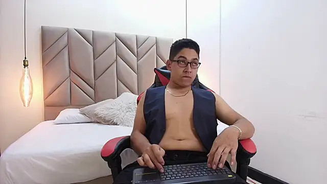 Snapshot of DanteVoss chatting on November 20, 2025, 4:02 am DanteVoss online show from November 20, 2025, 4:02 am