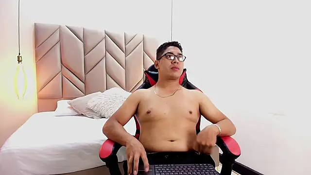 Snapshot of DanteVoss chatting on November 21, 2025, 4:00 am DanteVoss online show from November 21, 2025, 4:00 am