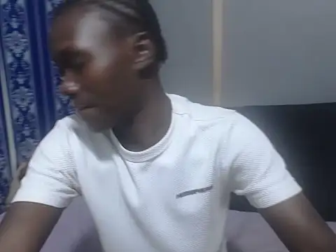 Freakyblackqueen26 online show from November 10, 2025, 7:19 pm