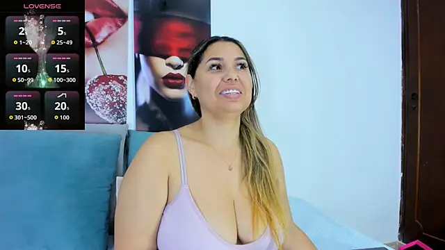 Andhrea Vale online show from December 17, 2025, 11:48 am