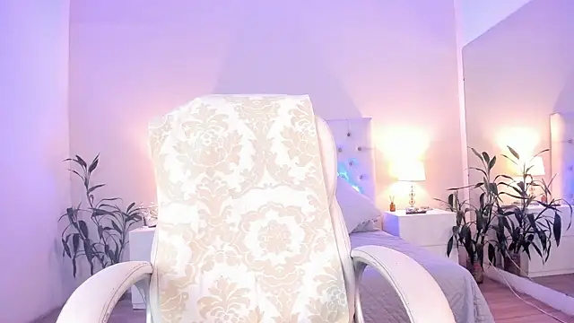 Scarlett Bunny  online show from April 15, 2026, 7:58 pm