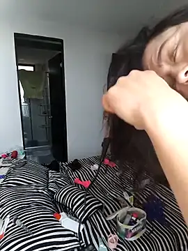 Snapshot of ALEJA__22 chatting on December 1, 2025, 12:06 pm ALEJA 22 online show from December 1, 2025, 12:06 pm