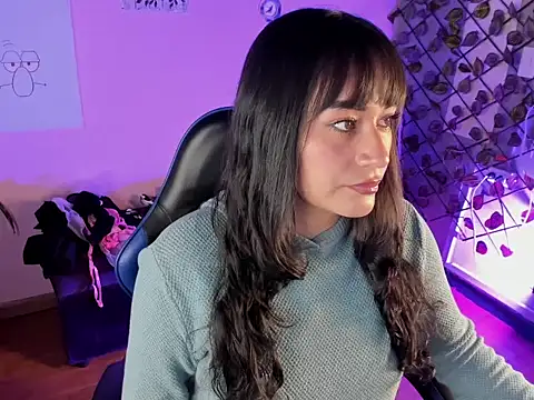 Dhany Naugthy  online show from November 17, 2025, 2:43 pm