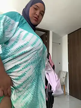 Snapshot of sweetmuslim01 chatting on June 24, 2026, 6:06 pm sweetmuslim01 online show from June 24, 2026, 6:06 pm