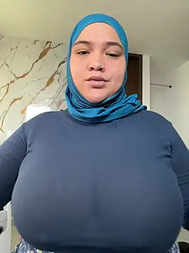 Snapshot of sweetmuslim01 chatting on June 12, 2026, 5:32 pm sweetmuslim01 online show from June 12, 2026, 5:32 pm