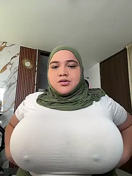 Snapshot of sweetmuslim01 chatting on June 21, 2026, 5:30 pm sweetmuslim01 online show from June 21, 2026, 5:30 pm