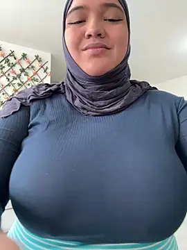 Snapshot of sweetmuslim01 chatting on July 12, 2026, 8:42 pm sweetmuslim01 online show from July 12, 2026, 8:42 pm