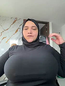 Snapshot of sweetmuslim01 chatting on June 28, 2026, 8:26 pm sweetmuslim01 online show from June 28, 2026, 8:26 pm