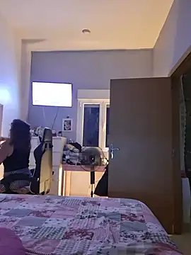 Domiqueen online show from August 7, 2026, 9:43 pm