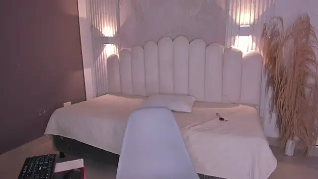 Nicky  21 online show from November 26, 2025, 6:52 pm