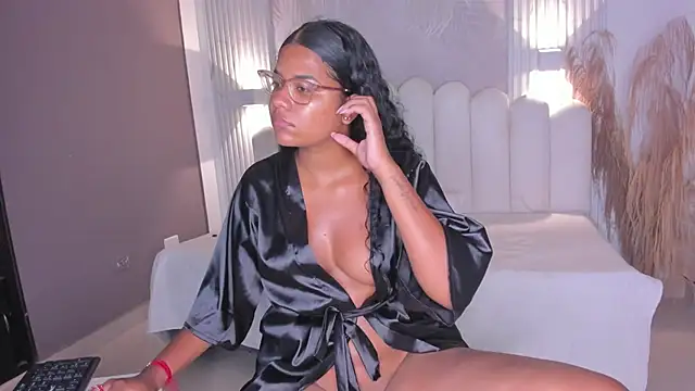 Nicky  21 online show from November 14, 2025, 6:44 pm