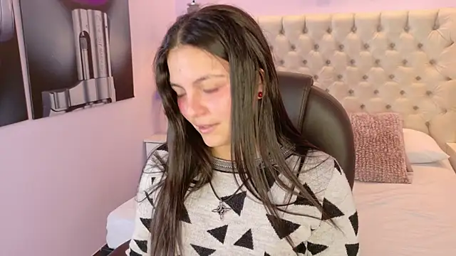 Snapshot of GabyQueens chatting on November 18, 2025, 3:15 pm GabyQueens online show from November 18, 2025, 3:15 pm