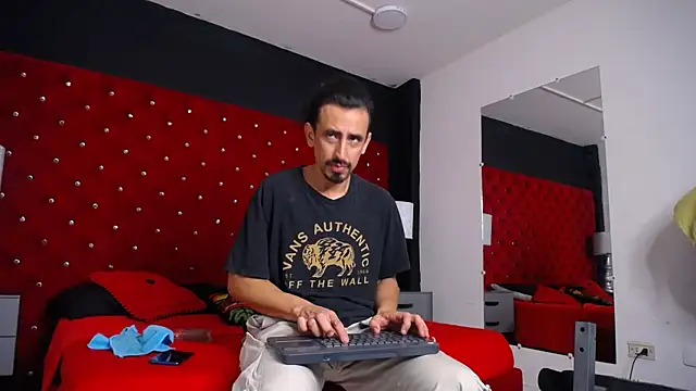 Magnar Royal online show from November 28, 2025, 8:31 pm