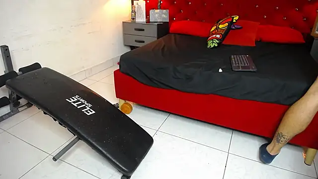 Magnar Royal online show from November 14, 2025, 8:23 pm