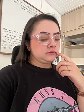 cleo wale  online show from November 30, 2025, 3:46 pm