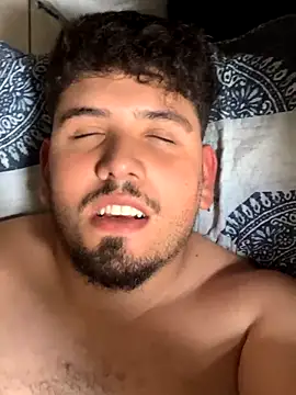 Bbbtro online show from December 3, 2025, 5:34 pm