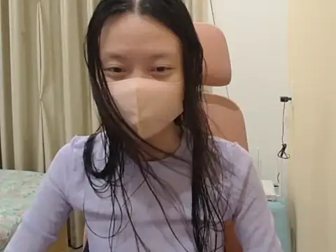 Lil-Cherries online show from March 3, 2026, 5:20 pm